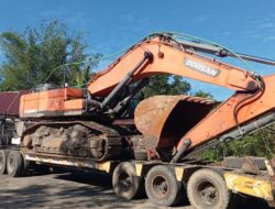 Puluhan Tahun Berharap, Jalan Hitungan Hari di Bangun Kini Rusak Oleh Si Raja Besi